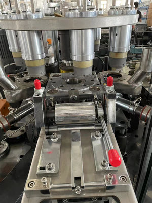 Macchina di produzione di tazze di carta completamente automatica 100-110pcs/min 2-16oz Voltaggio automatico 380V/220V 50Hz/60Hz