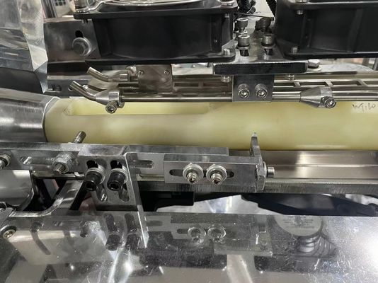 Macchina di formazione di tazze di carta a doppia parete completamente automatica da 4 kW per tazze usa e getta Servizio personalizzato