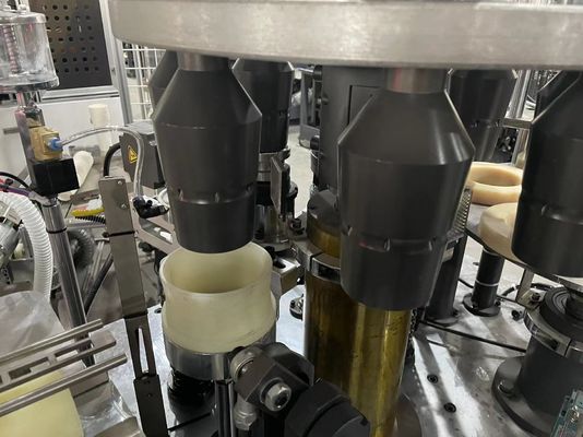 Macchina per la produzione di tazze di carta a doppia parete da carta usa e getta
