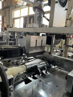 Macchina per tazze di carta completamente automatica per negozi di alimenti 120-150pcs/min Capacità di produzione